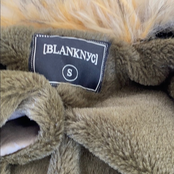 Blank nyc denim jacket with faux fur collar. - Picture 5 of 8